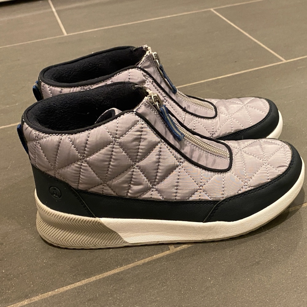 Lands' End Gray and Navy Quilted Winter Boots